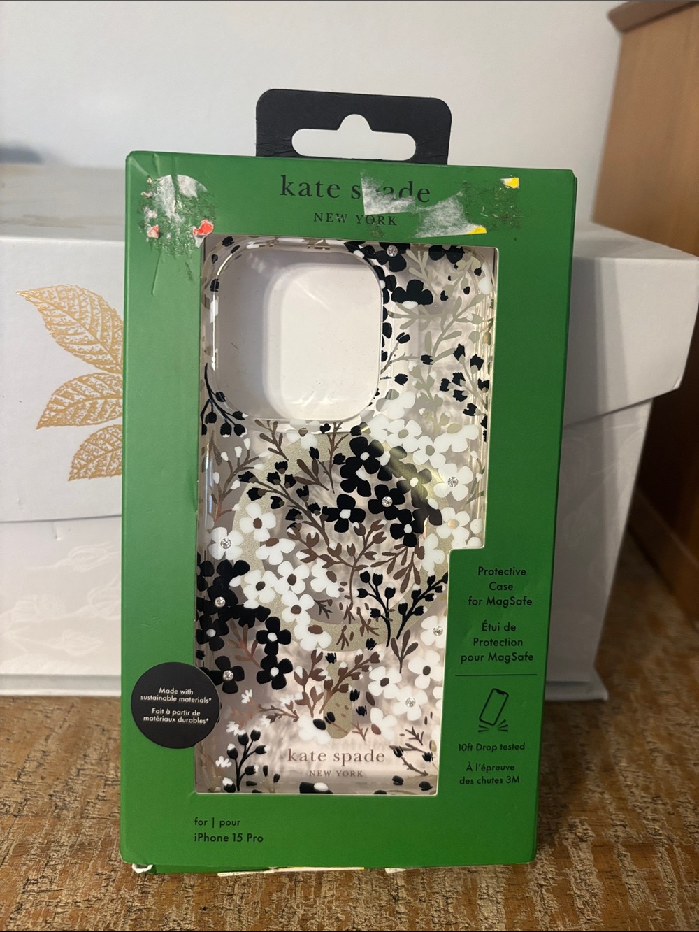 kate spade New York Black & White Floral MagSafe iPhone Case 15 pro